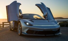 Pininfarina представила два эксклюзивных открытых гиперкара