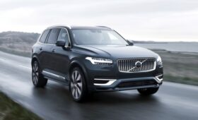 Два флагмана лучше, чем один: Volvo засветила обновлённый XC90 перед скорой премьерой