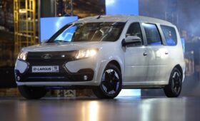 АВТОВАЗ запустил серийное производство Lada e-Largus. Цена известна