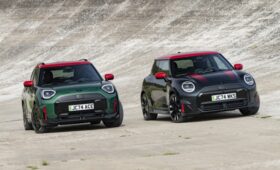 Mini полностью рассекретила «горячие» John Cooper Works Electric и John Cooper Works Aceman