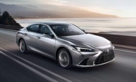 Lexus ES получил рестайлинг вместо нового поколения