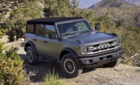 Ford Bronco обновился к 2025 модельному году: цены подросли, вернулась стартовая версия