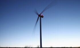 Экс-менеджмент ушедшей из России Vestas купил часть ее ветрооборудования