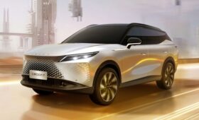 Собравшийся в Россию кроссовер Omoda C7 показался на новых фото