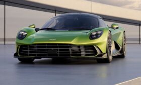 Среднемоторный гиперкар Aston Martin Valhalla: серийная версия