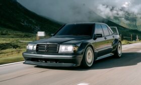 Рассекречен интерьер рестомода HWA Evo от создателей AMG: стильно и дорого