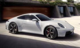 Обновленный Porsche 911 Carrera S: пока только задний привод