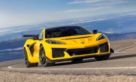 1079-сильный Chevrolet Corvette ZR1 оказался бессовестно дешёвым на фоне конкурентов