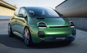 Бюджетный электромобиль Renault Twingo E-Tech: новая версия и интерьер