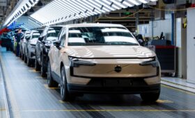 Кроссовер Volvo EX30 получил европейскую прописку: производство стартовало в Бельгии
