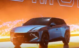 Показан эффектный кроссовер Omoda C3, на подходе ещё несколько новинок