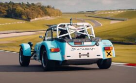 Caterham будет использовать двигатели Renault