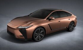 Дебютировал большой седан Lexus ES нового поколения
