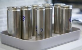 Мотор заведется на экстремальном холоде: российские ученые разработали специальные аккумуляторы