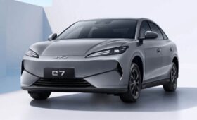 Новый доступный седан BYD e7: специально для таксопарков