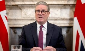 Стармер заявил о наступлении нового мира из-за торговой войны Трампа