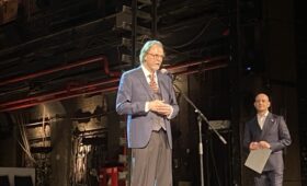 «Вступаем в новый век»: Театр Гоголя отпраздновал столетие