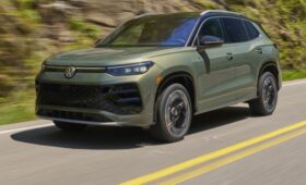 В Америке представлен мощный кроссовер Volkswagen Tiguan SEL R-Line Turbo
