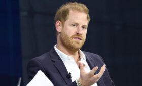 Принц Гарри заявил о давлении со стороны королевской семьи