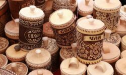 Диетолог сравнил с алкоголизмом зависимость от соли и сахара у «пищеголиков»