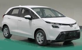 Обновленный хэтчбек Honda Fit готовится к дебюту
