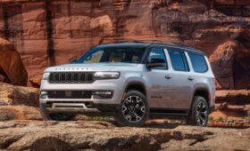 Jeep Wagoneer получил приключенческую версию Overland на фоне падения продаж