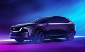 Новый кроссовер Mazda EZ-60, он же глобальный Mazda CX-6e, показался в полный рост
