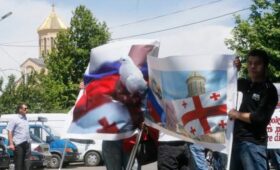Грузии лучше сделать шаг навстречу России сейчас, окно возможностей может закрыться