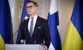 Макрон, Стармер, Урсула или хитрый Стубб? Кто из них предложит Путину переговоры от лица всей Европы