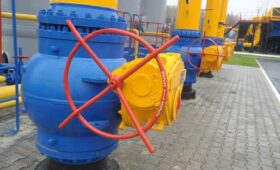 Немцам нужен российский газ, а «Газпрому» — его собственность в Германии. Для начала
