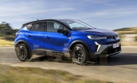 На кроссоверах Renault дебютировала новая гибридная система