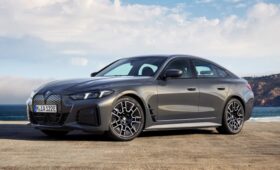 У лифтбека BMW i4 появилась новая топовая версия M60: мощность превысила 600 л.с.