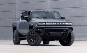 GMC Hummer EV стал ещё более маневренным с новым режимом King Crab