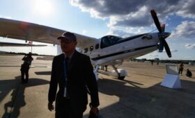 Трутнев заявил, что проект самолета «Байкал» оказался в тупике