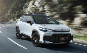 Toyota обновила кроссовер Corolla Cross для Японии и анонсировала версию GR Sport