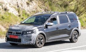 Обновлённый кросс-универсал Dacia Jogger проехался на камеру