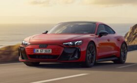 Обновленный седан Audi e-tron GT: базовая версия