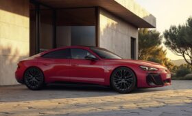 Обновлённый спортседан Audi e-tron GT: теперь и базовый вариант