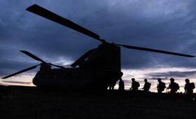 Макрон пригрозил войсками НАТО в Азии из-за военных КНДР в Европе