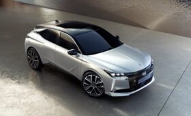 Хэтчбек DS 4 сменил имя на DS №4 после рестайлинга и обзавёлся электрической версией