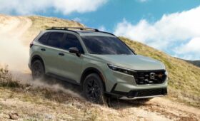 Кроссовер Honda CR-V обрёл «внедорожную» версию TrailSport, есть и другие обновки