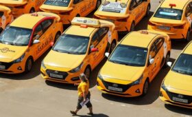 Госдума приняла закон об ужесточении требований к машинам такси