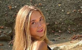 Елена Радионова выгуляла мини-юбку на закате