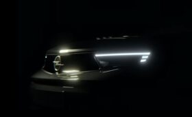 «Заряженный» кроссовер Opel Mokka GSE показался на первых тизерах