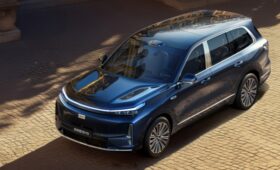 Кроссовер Geely Galaxy M9 вышел против больших гибридов