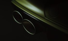 У кроссовера Bentley Bentayga появится новая флагманская версия с «чистым» ДВС