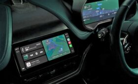 Автомобили Aston Martin первыми примерят Apple CarPlay Ultra