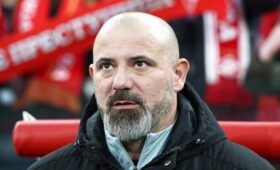 Экс-чиновник из РФС предлагает отобрать у тренера «Спартака» российскую визу