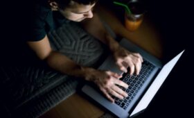 Reuters узнал о планах владельца OnlyFans продать сервис