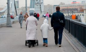 Росстат впервые оценил долю бедных многодетных семей по новой системе